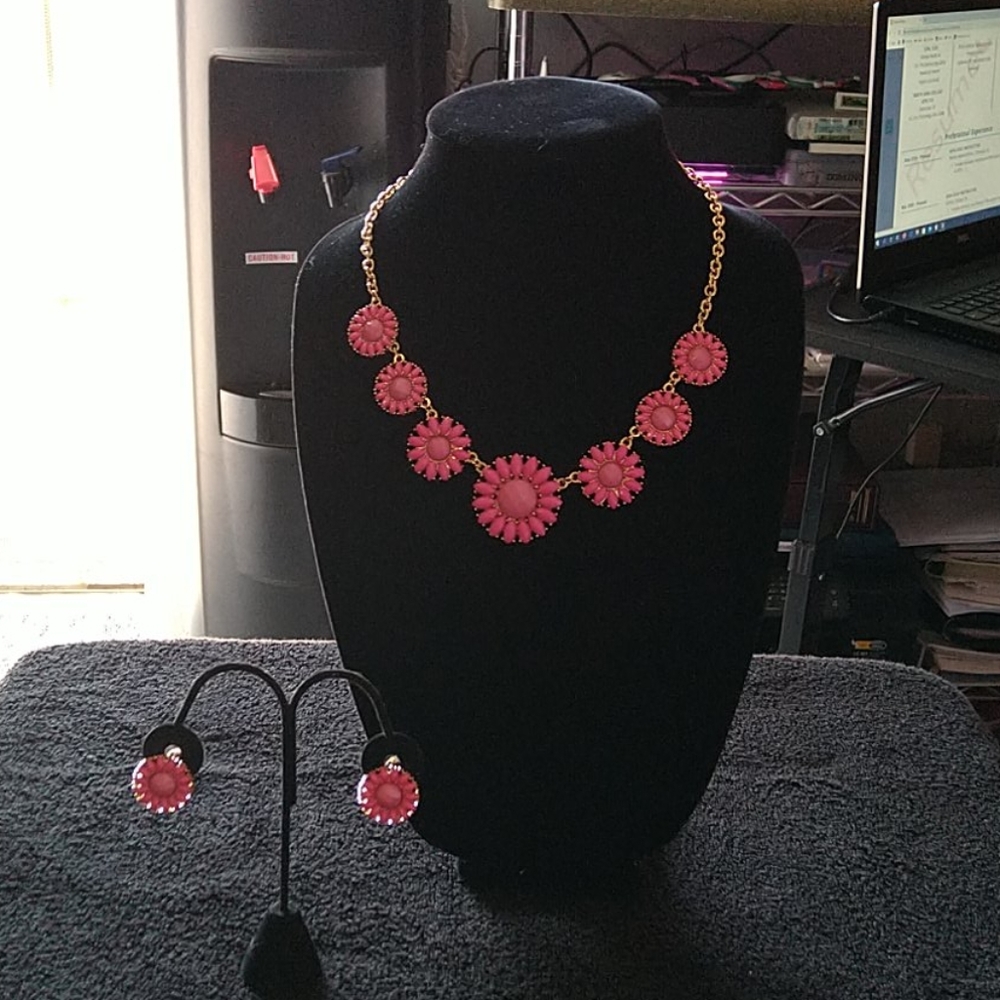 Beautiful set !! Necklaces and earring